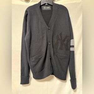 NWOT MLB New York Yankees Varsity Cardigan Size Medium